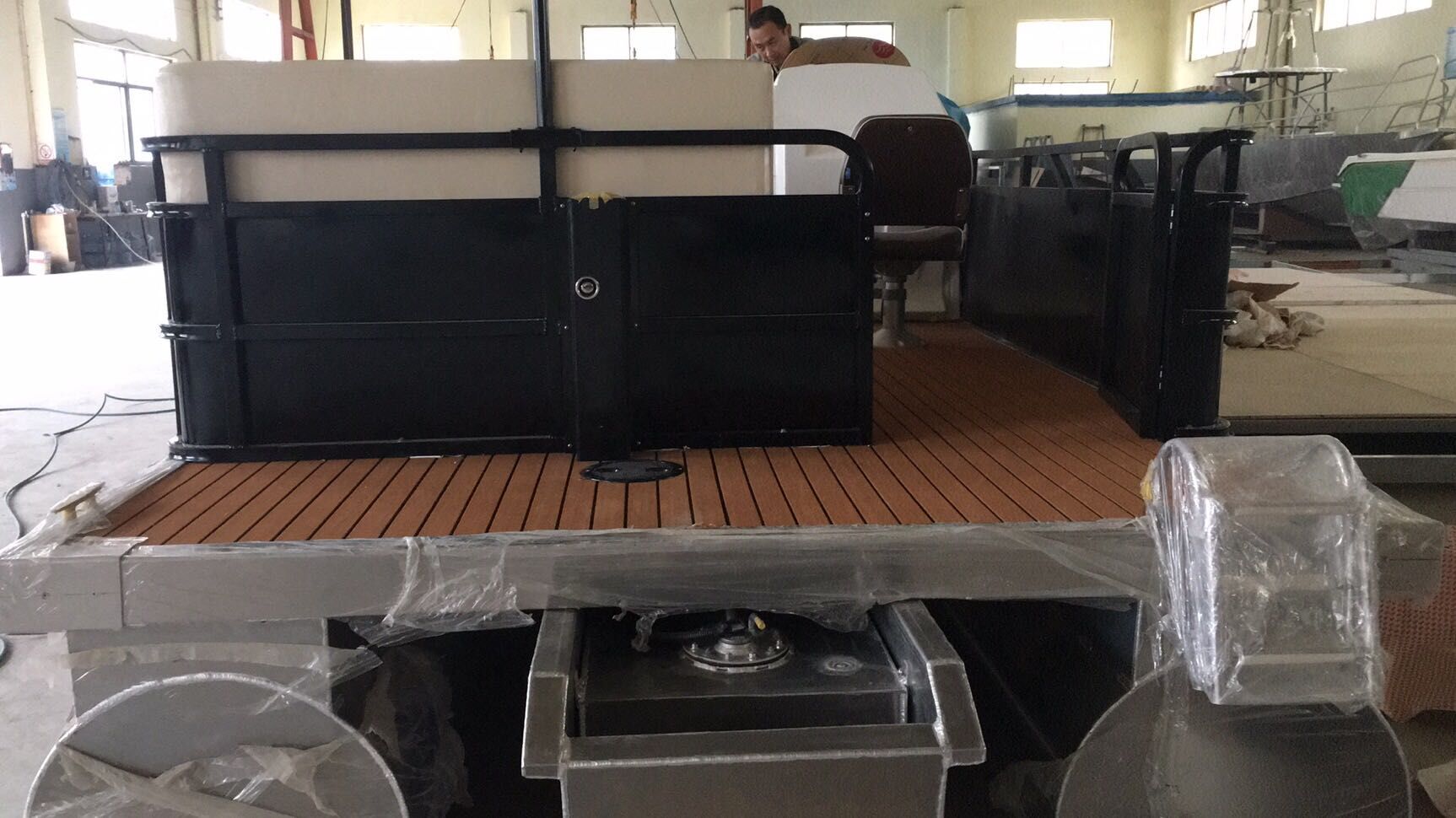 Affordable Sport Pontoon Boat With Swim Platform